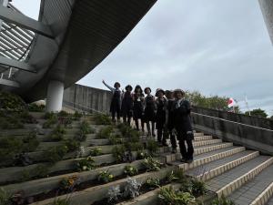 東松山市総合会館外階段