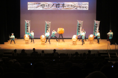 東松山市和太鼓団体「鼓遊連」第9回「響け!日本の心」公演の画像です。