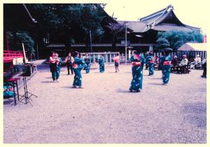 於 箭弓神社