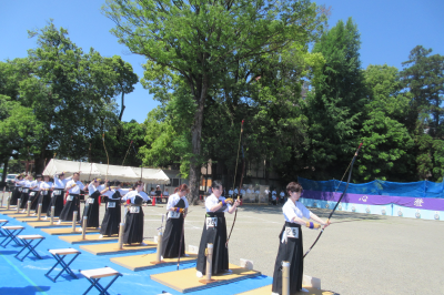 第8回箭弓稲荷神社奉納東松山市弓道大会開会式の画像です。