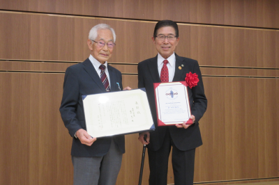 日本ウォーキング協会特別表彰 表彰式の画像です。