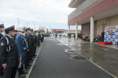 冬の交通事故防止運動及び年末年始特別警戒取締り出陣式の画像です。