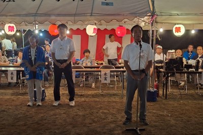 若松町納涼盆踊り大会の画像です。