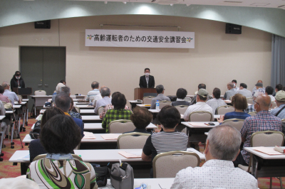 高齢運転者のための交通安全講習会の画像です。