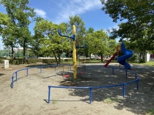 五領町近隣公園のブランコ