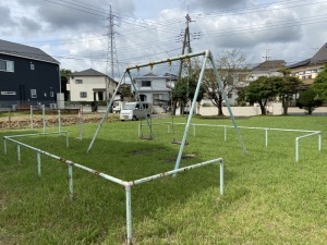 月ケ丘団地子供広場のブランコ