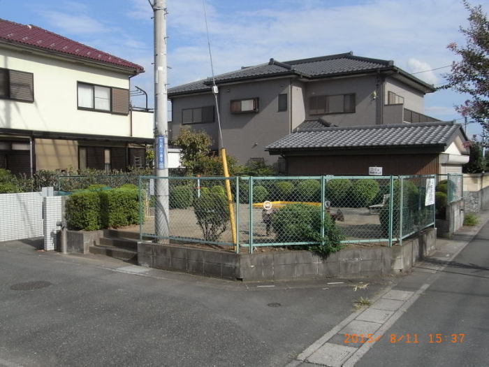 松山町二丁目第一街区公園正面