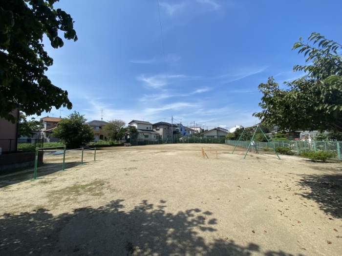 松葉町四丁目子供広場の全景