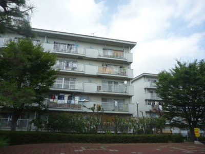 若松町の市営住宅の外観写真