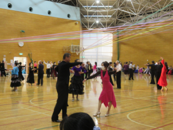 東平ダンスクラブチャリティーダンスパーティーの画像です。