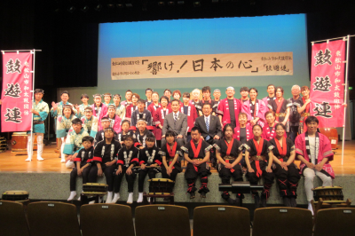 東松山市和太鼓団体「鼓遊連」第7回「響け！日本の心」公演の画像です。