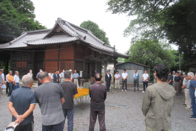 古凍夏祭り（旗立ての行事）の画像です。