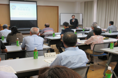 大岡地区市政報告会の画像です。