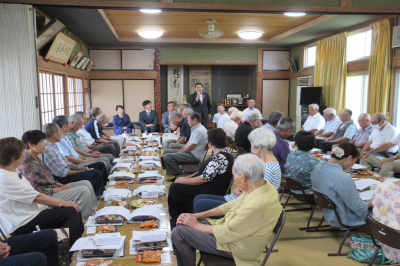 毛塚自治会敬老祝賀会の画像です。