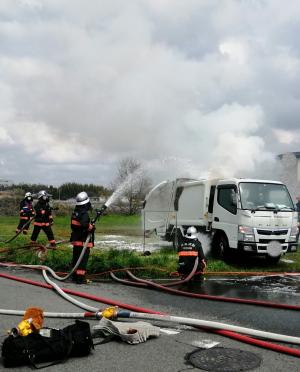 4月8日に発生した車両火災の様子