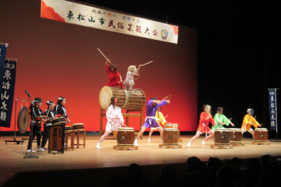 東松山市民俗芸能大会の画像です。